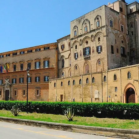 Apartment Palazzo Filangeri Di Amorosa